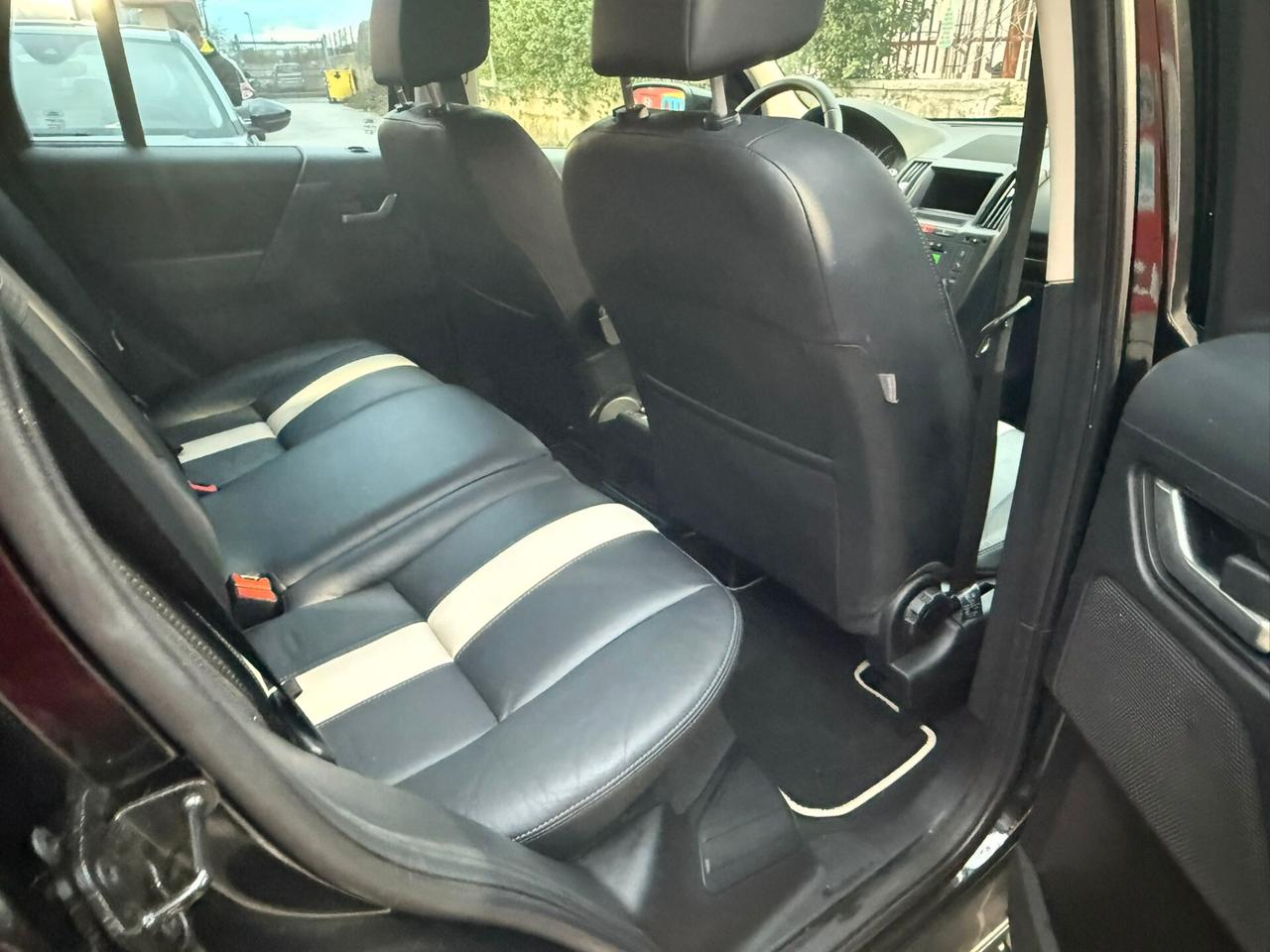 Land Rover Freelander 2.2 TD4 150cv - 2011