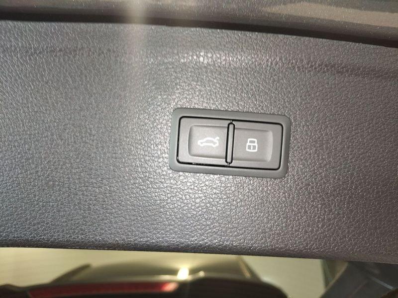 Audi Q5 Q5 40 2.0 tdi mhev 12V S line quattro s-tronic