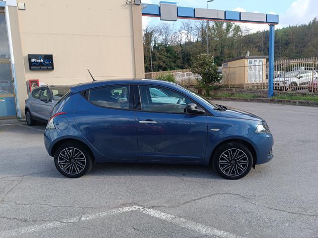 LANCIA Ypsilon 1.0 FireFly 5 porte S&S Hybrid Silver