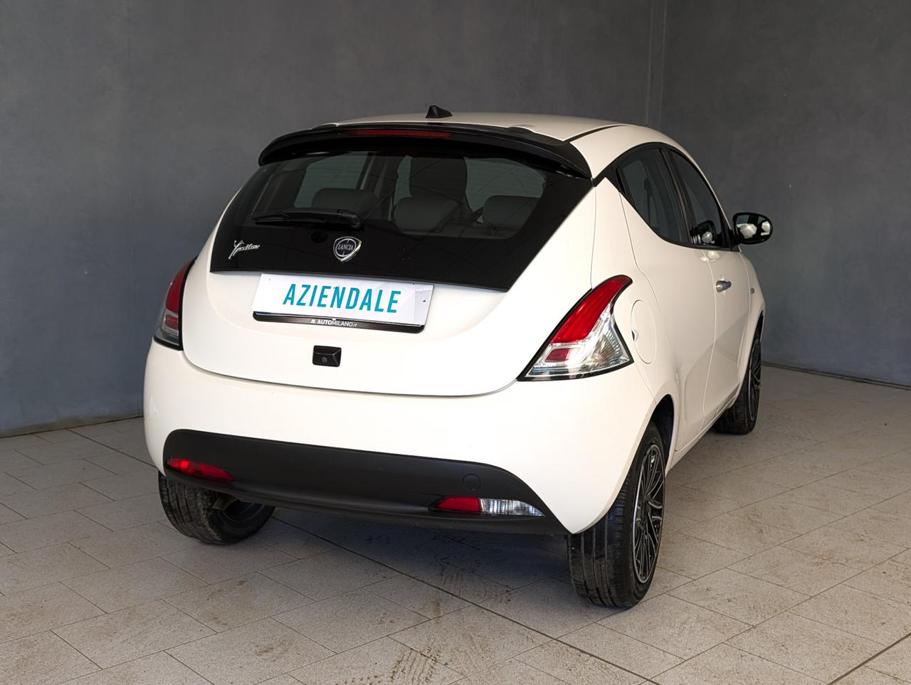 Lancia Ypsilon 1.0 Hybrid 70cv Gold