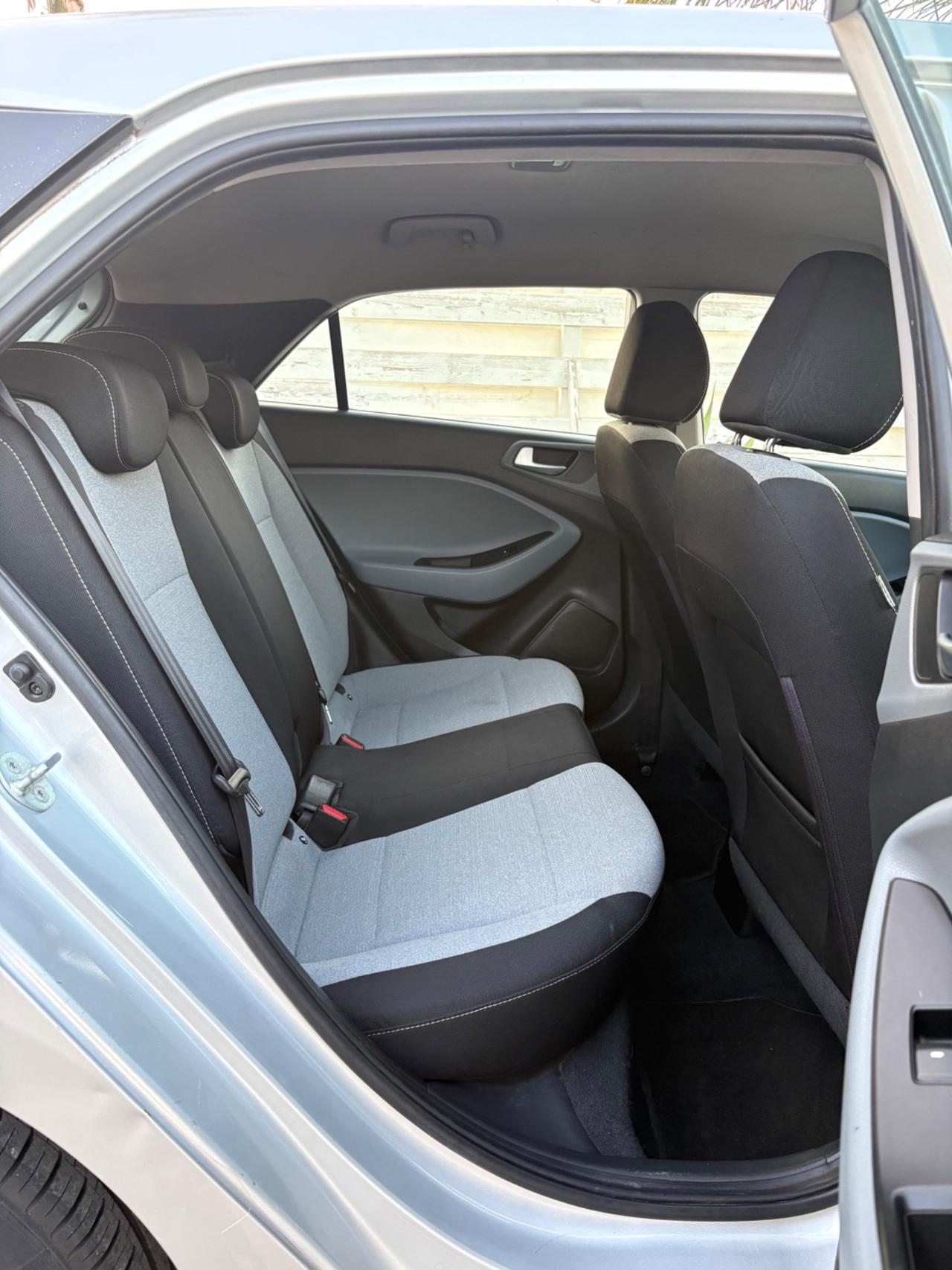 Hyundai i20 1.1 diesel 5 porte in pronta consegna