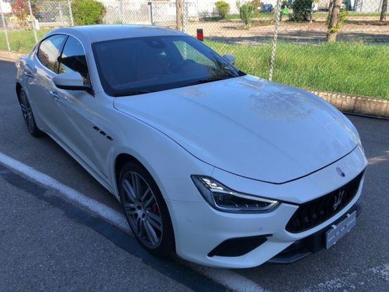 MASERATI Ghibli V6 430 CV Q4 Gransport Molto bella!