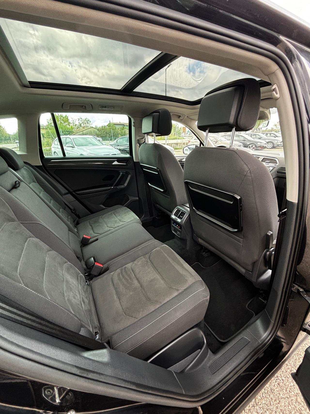 Volkswagen Tiguan 2.0 TDI SCR DSG Executive BlueMotion Technology - 2016