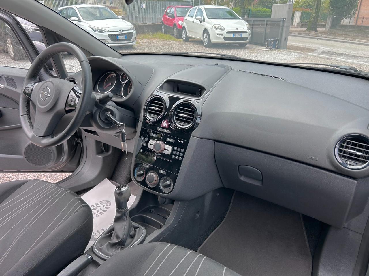 Opel Corsa 1.2 3 porte Sport