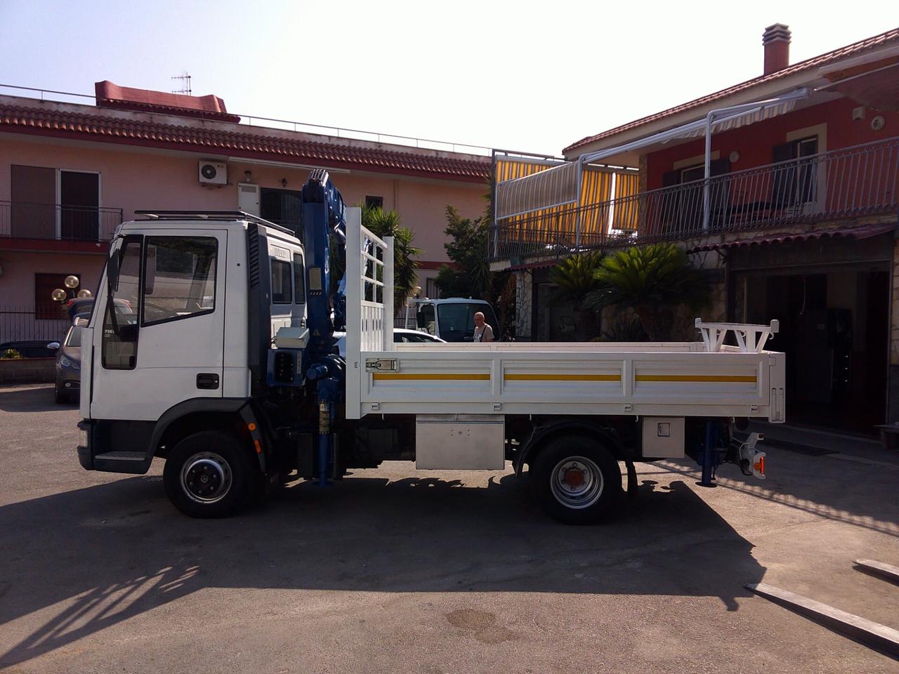 Iveco EUROCARGO RIBALTABILE CON GRU 92000 KM 98