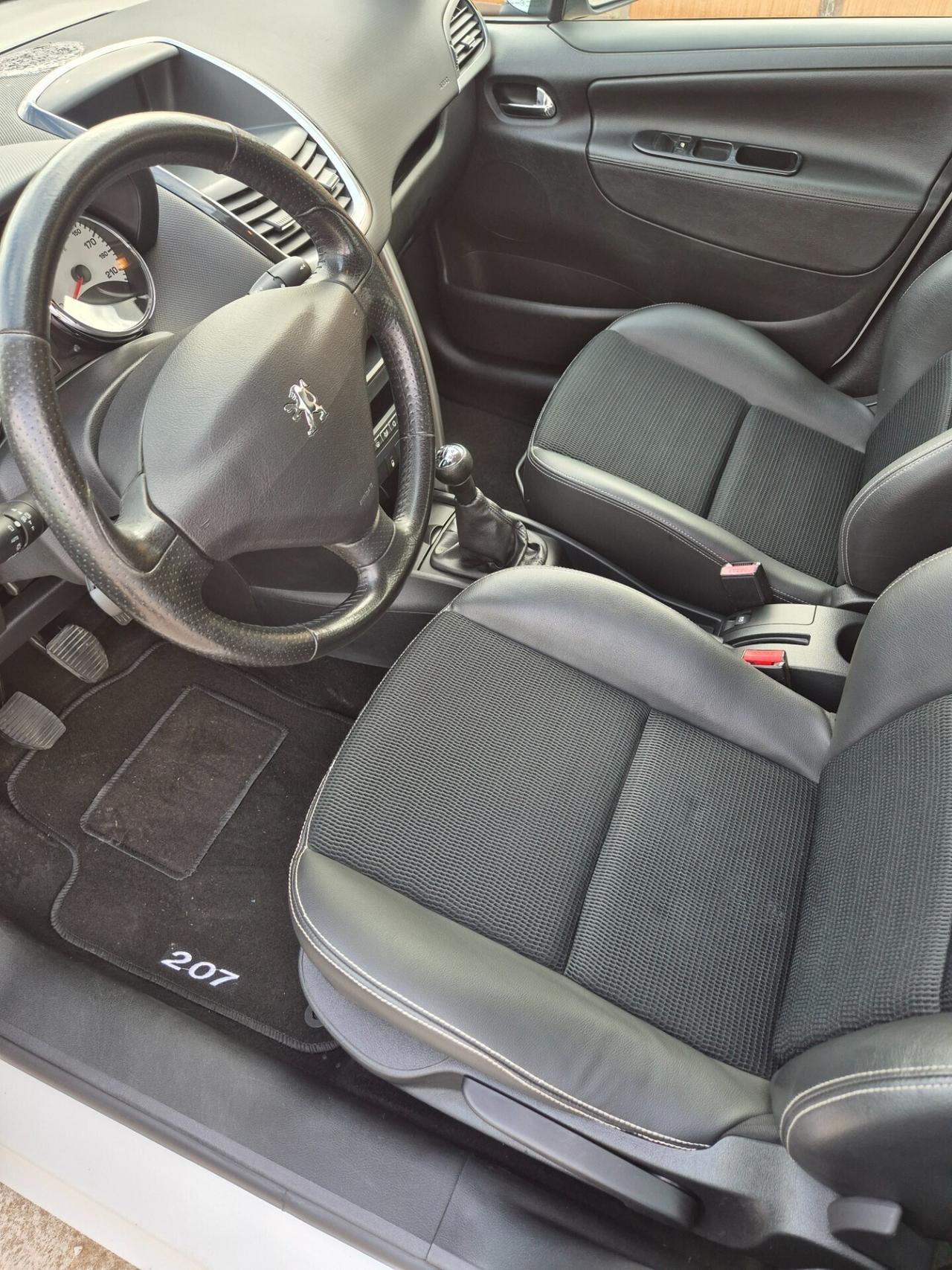 Peugeot 207 1.6 8V HDi 93CV SW Ciel Allure neopate