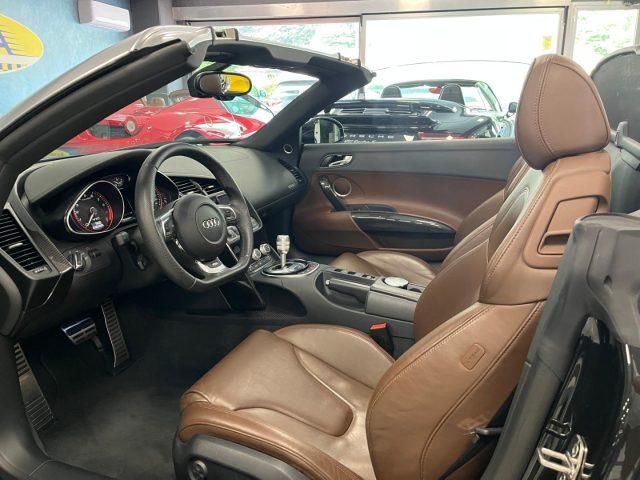 AUDI R8 Spyder 5.2 V10 FSI quattro R tronic