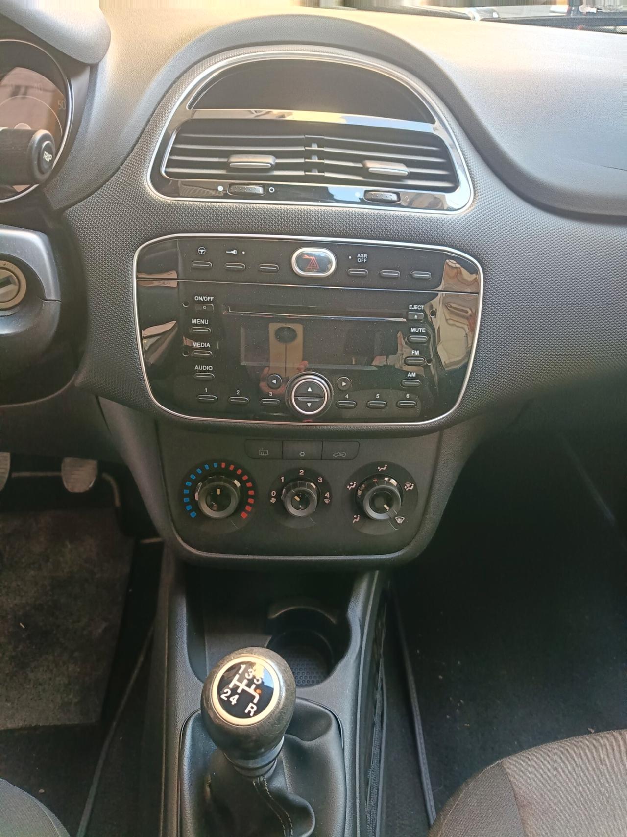FIAT PUNTO 1.2 5PORTE-2013-NEOPATENTATI-Euro5490