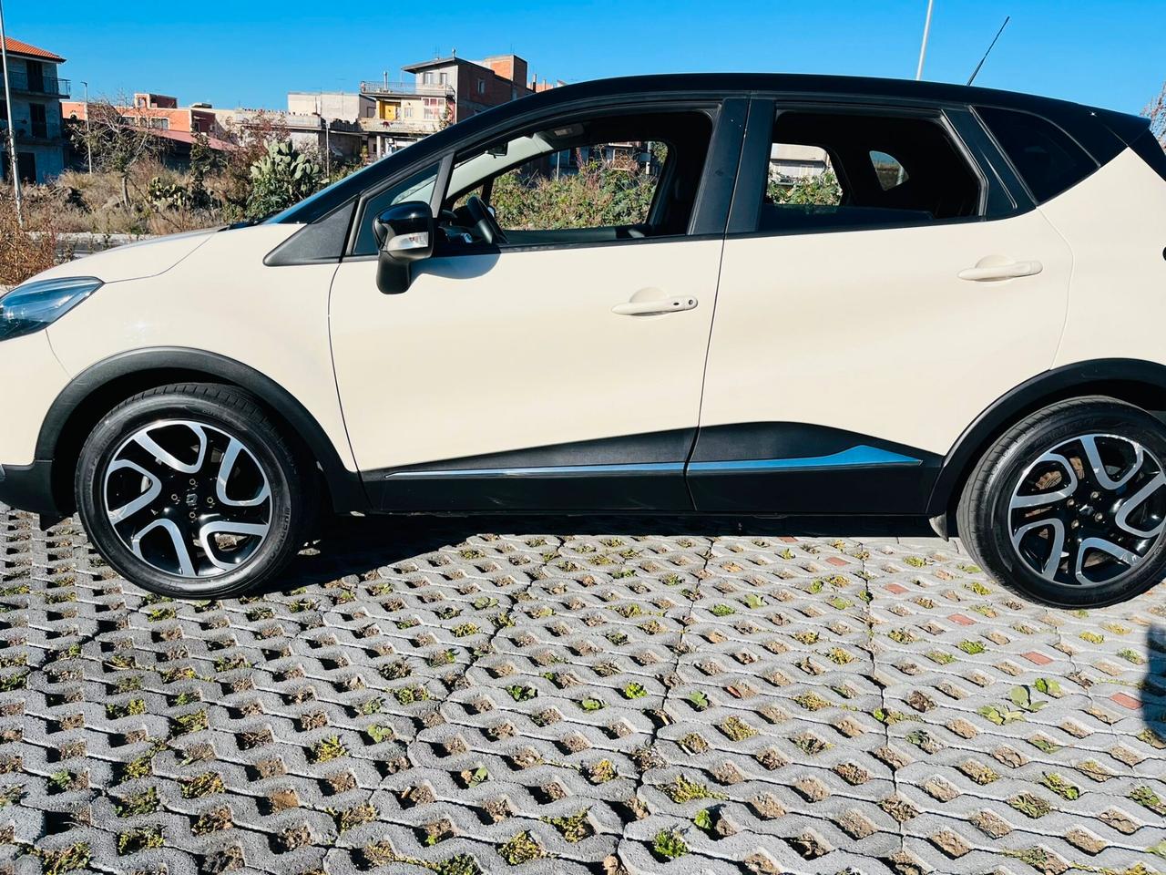 Renault Captur 1.5DCI PARI AL NUOVO FULL 2013