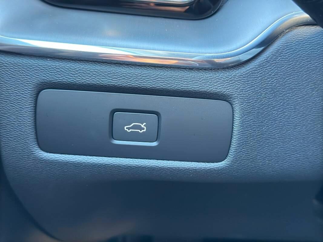 Volvo XC60 2.0 b4 Core auto Con TELECAMERA & VIRTUAL COCKPIT