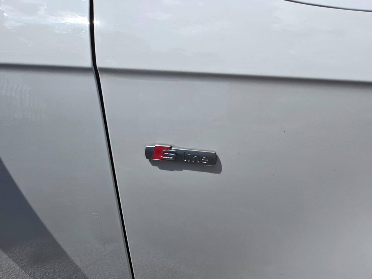 Audi A4 Avant 2.0 TDI 143CV del 2012 gancio traino omologato