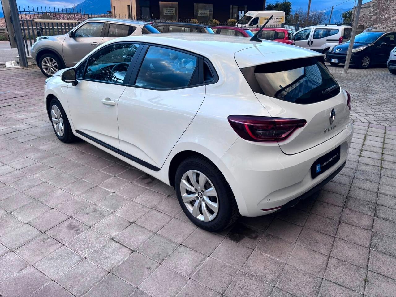 RENAULT CLIO