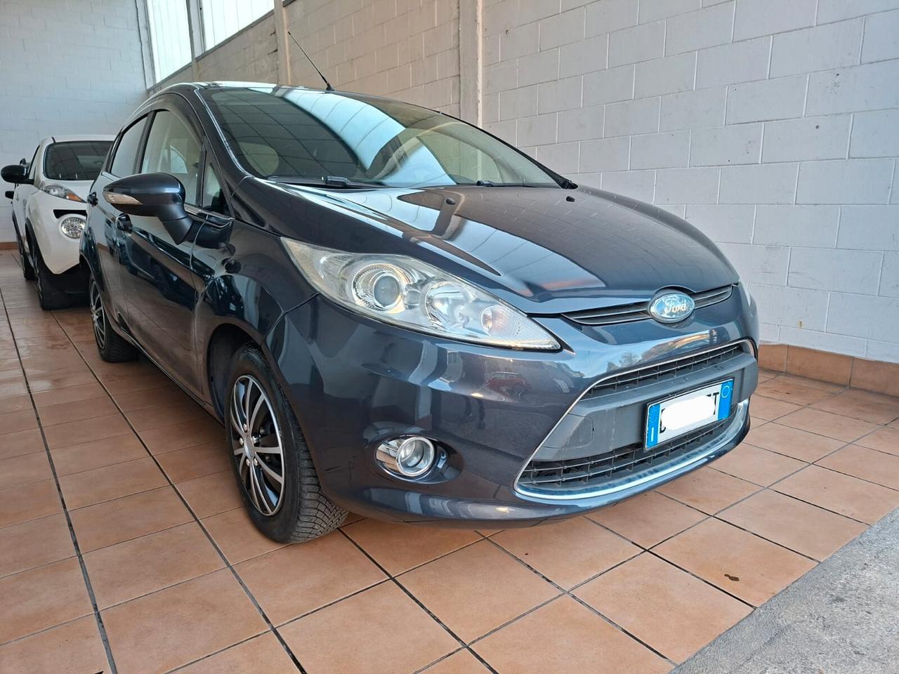 Ford Fiesta 5p 1.4 tdci Titanium, adatta a neop.