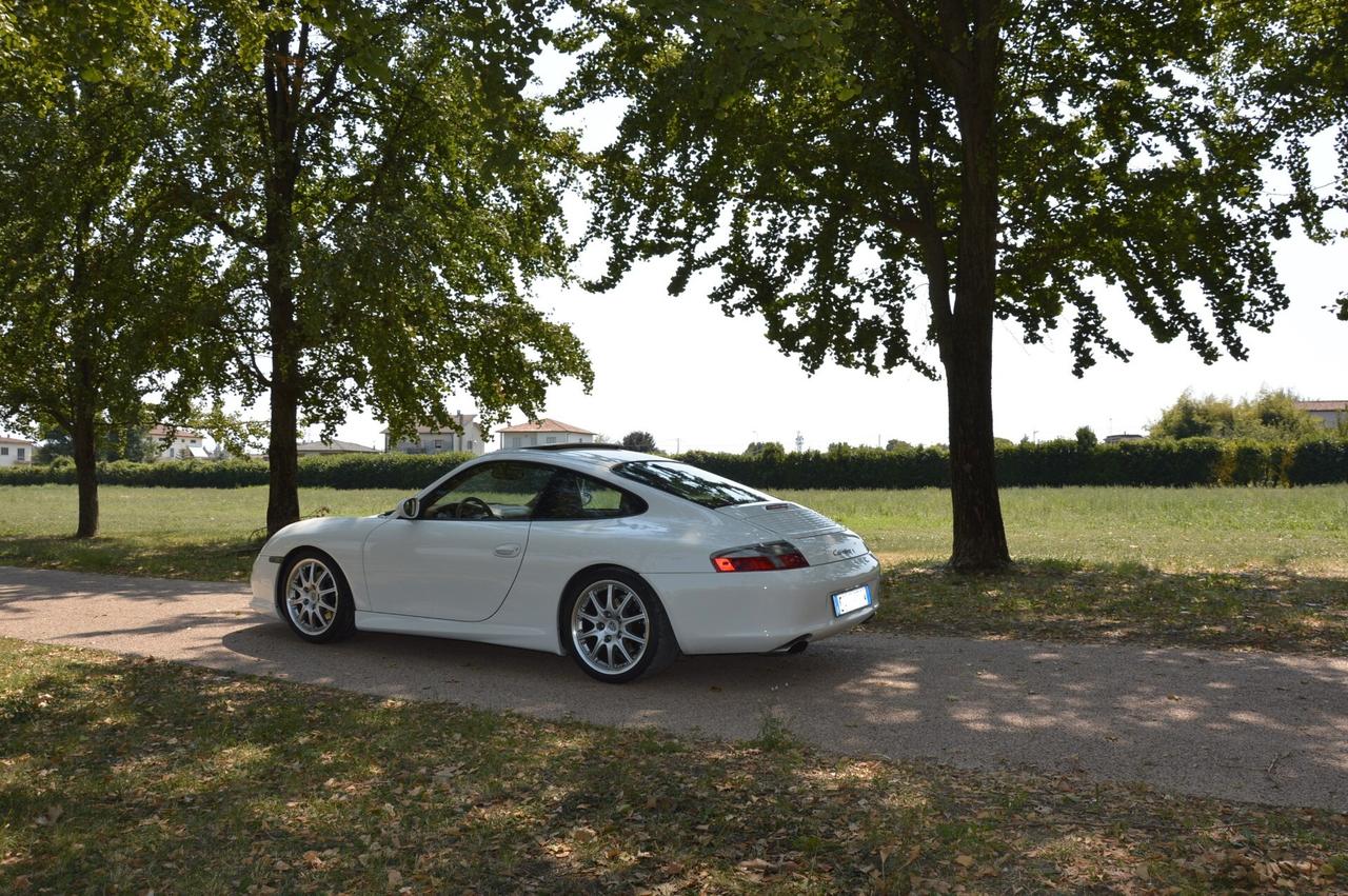 Porsche 911 Carrera cat Coupé