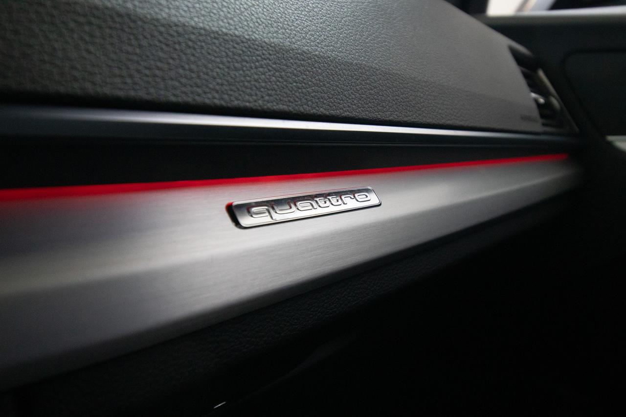 Audi Q5 Sportback 40 Tdi Quattro S-line Black Identity 204