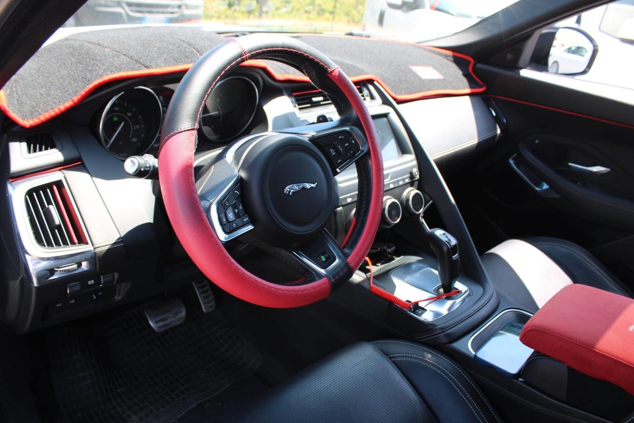 Jaguar E-Pace Tua A SOLI 318€ al mese Anticipo Zero