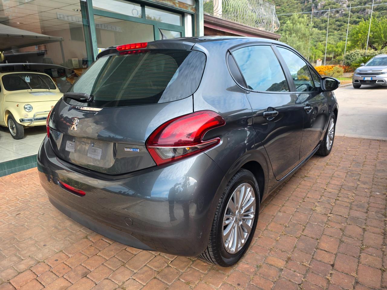 Peugeot 208 BlueHDi 75 5 porte Allure