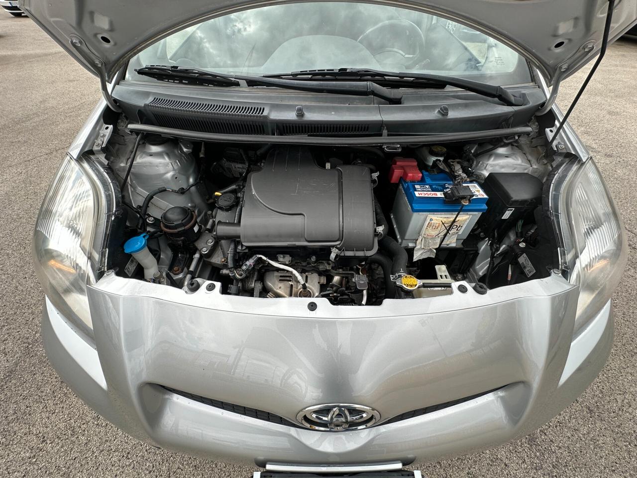 TOYOTA Yaris 1.0 5 porte Sol