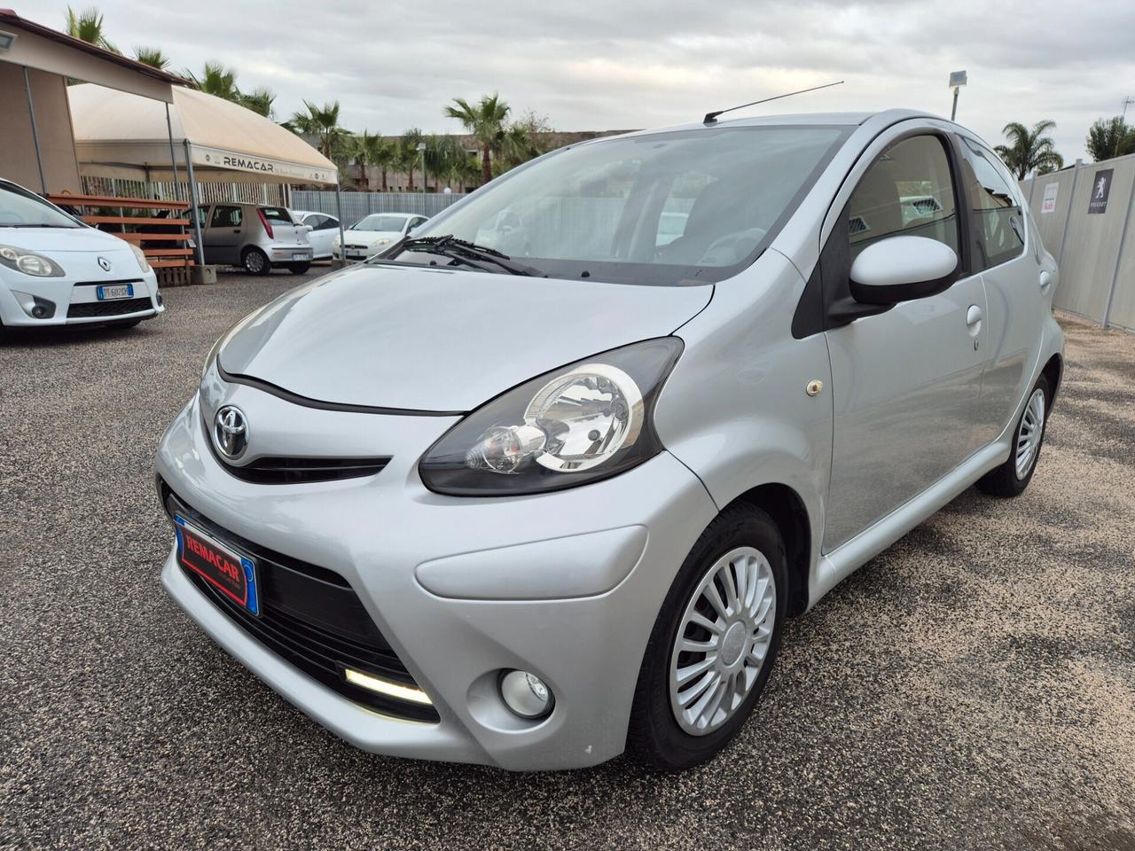 Toyota AYGO 1.0 VVT-i 5 porte AUTOMATICA RESTAYLIN NUOVA FULL