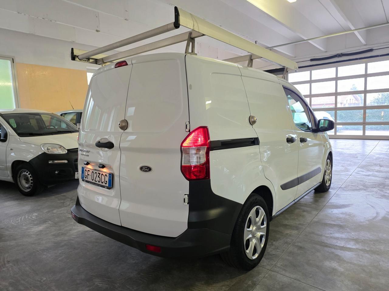 Ford Transit Courier 1.5 TDCi Van autocarro N1 2 posti volume variabile