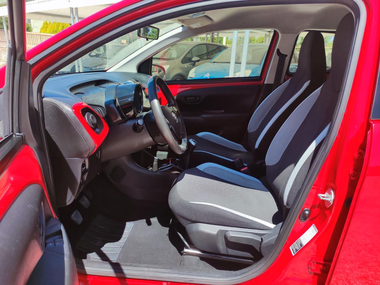 Toyota Aygo 1.0 VVT-i 69 CV 5 porte x-cool