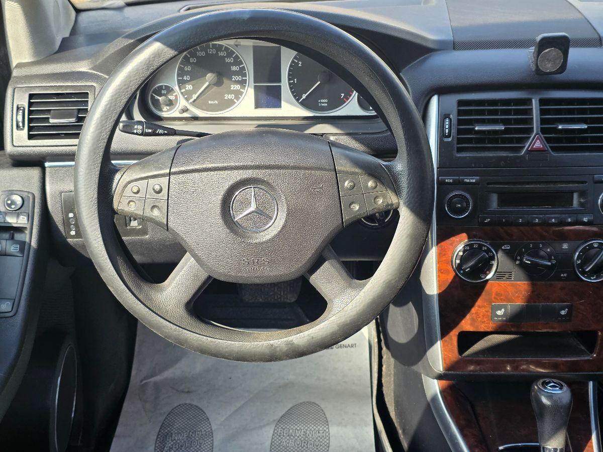 MERCEDES CLASSE B 180 METANO 2012 OK NEOPATENTATI
