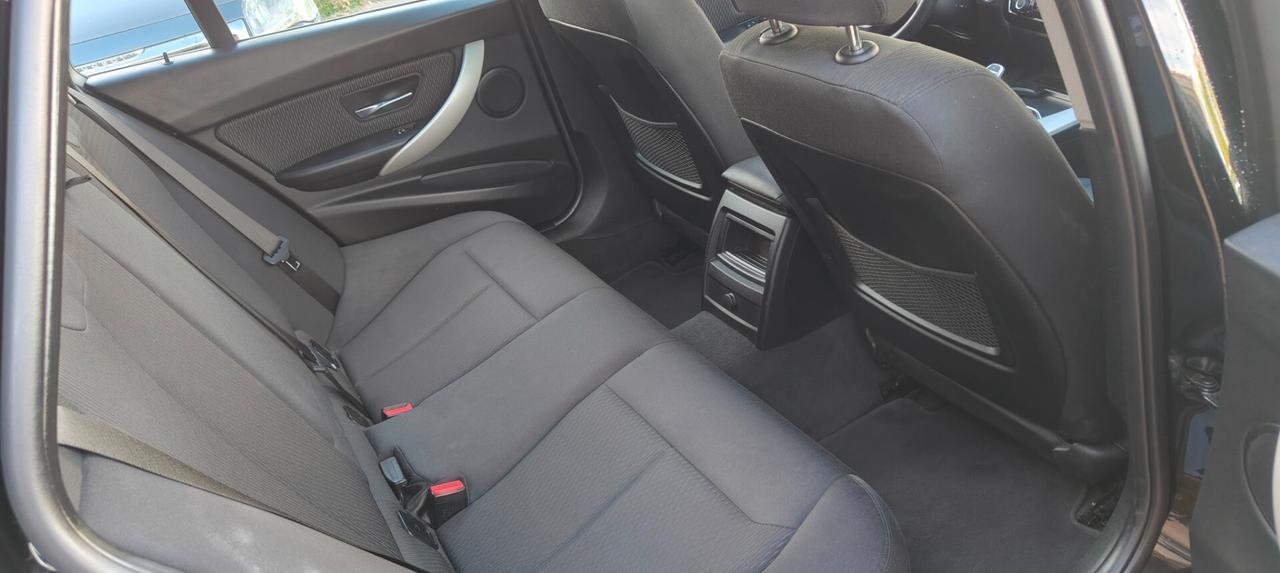 Bmw 320 320d Efficient Dynamics Touring Business Advantage aut.