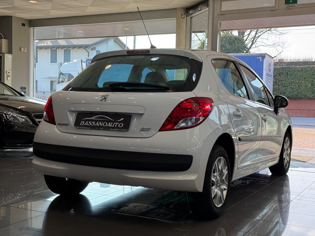 Peugeot 207 5p 1.4 73.000 KM!