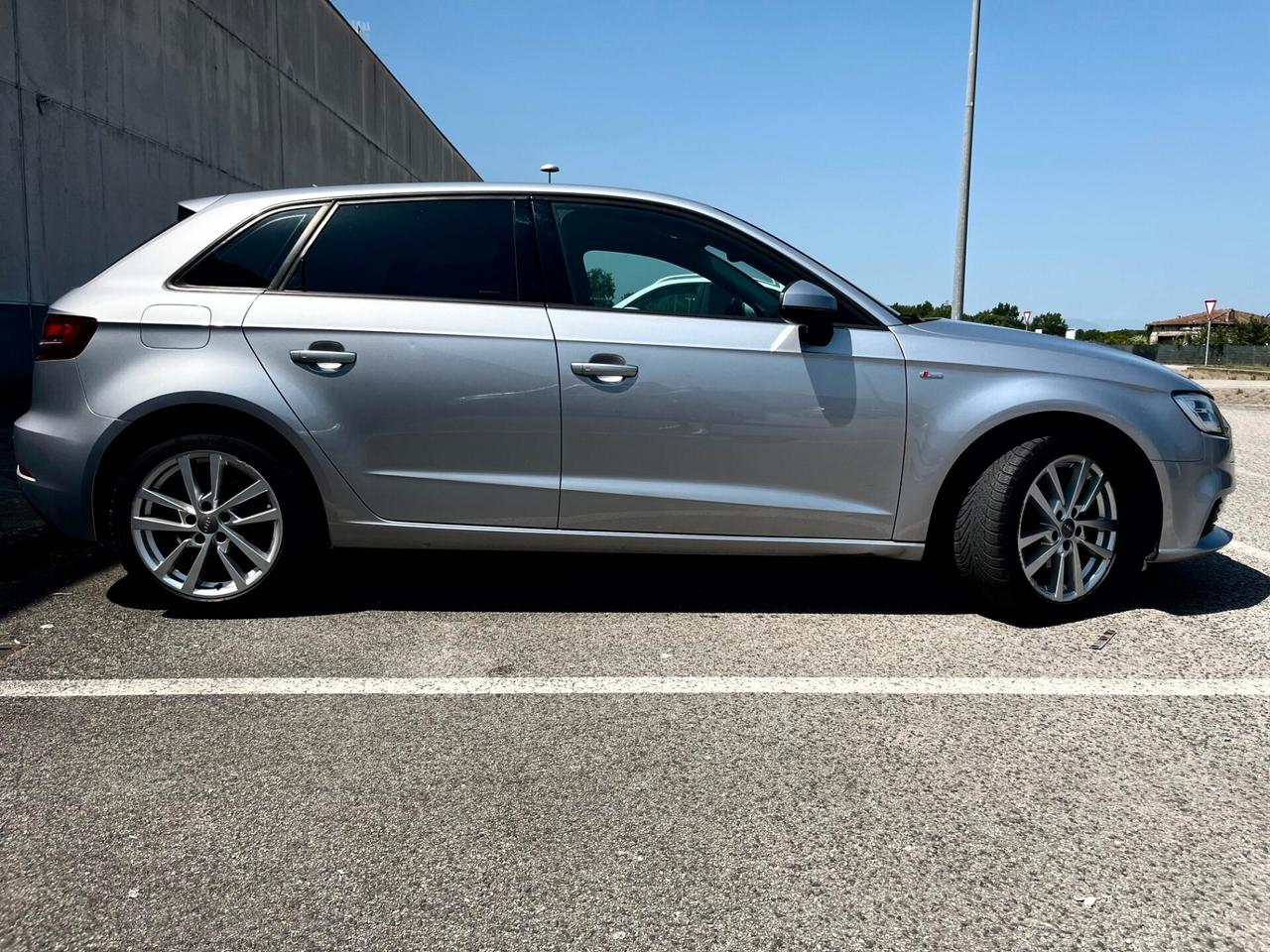 Audi A3 SPB 1.6 TDI S tronic*NAVI*SENSORI*UNIPRO