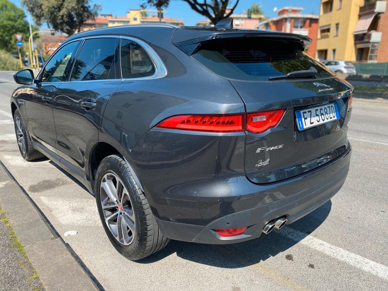 Jaguar F-Pace 2.0 D 180 CV AWD aut. Chequered Flag 74000 km