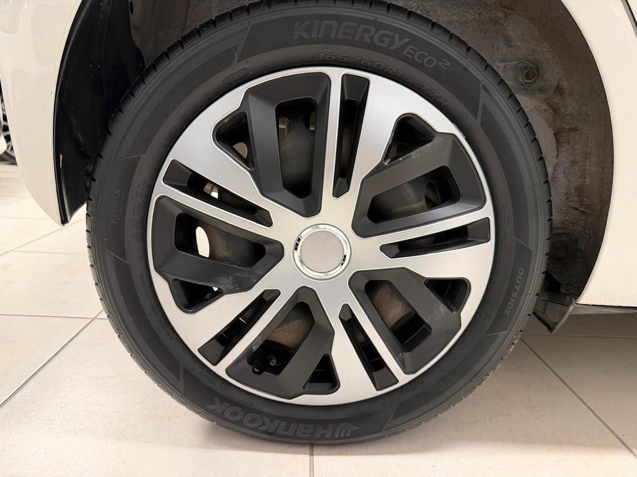 Toyota Aygo 1.0 VVT-i 69 CV 5 porte x-play TSS MMT