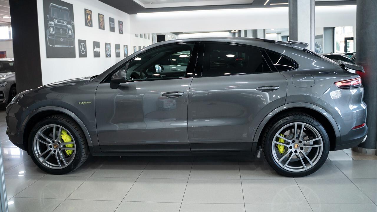 Porsche Cayenne COUPE 3.0 E-HYBRID TIPTRONIC 21" TETTO PACK CHRONO SEDILI SOSP SERVICE FULL