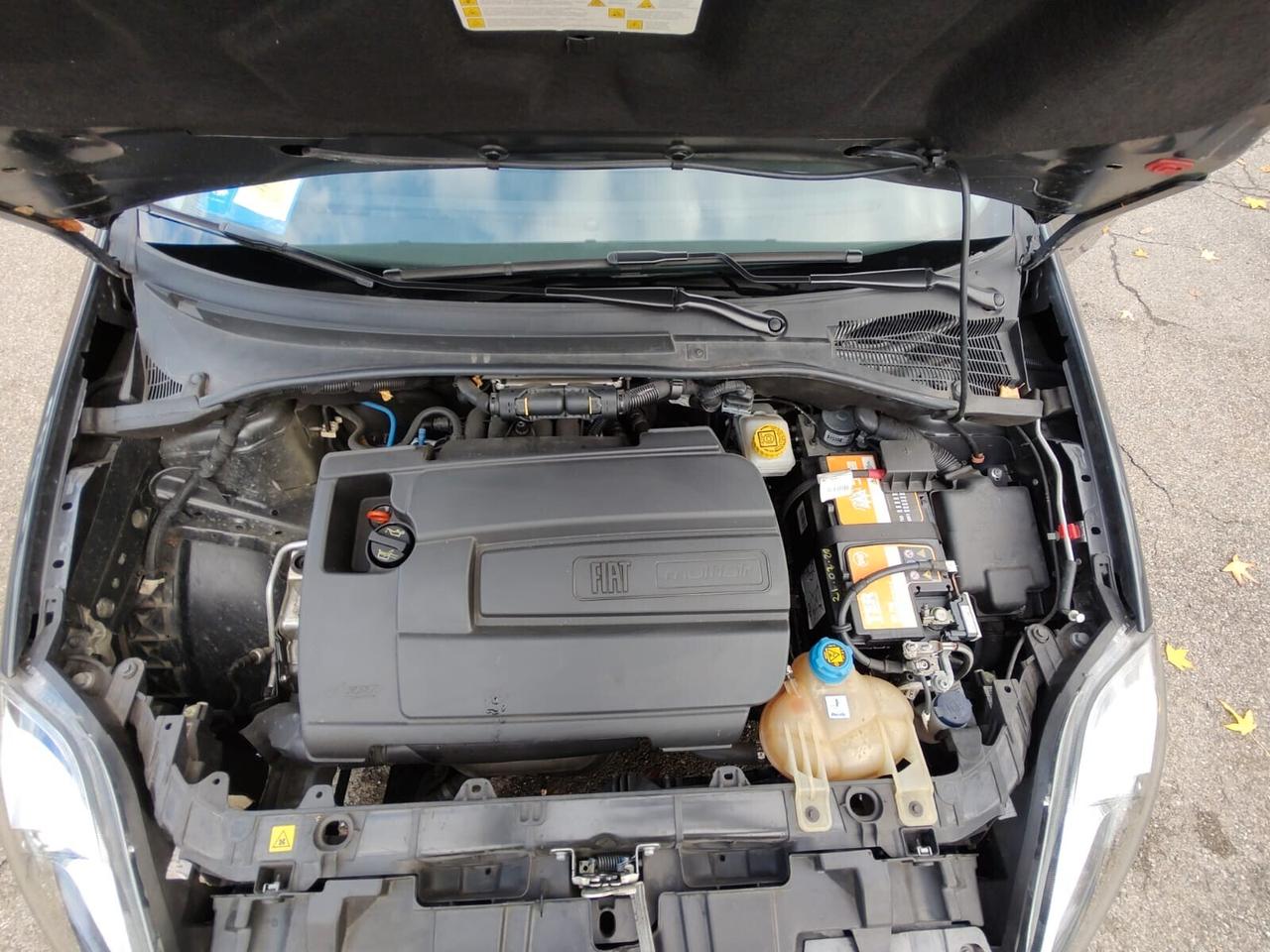 Fiat Punto Evo - EVO, 1.4 M. AIR 16V, 5 PORTE S&S EMOTION, GANCIO TRAINO, CON SOLO 27.000KM, OK NEOPATENTATI, GARANZIA L.12 MESI