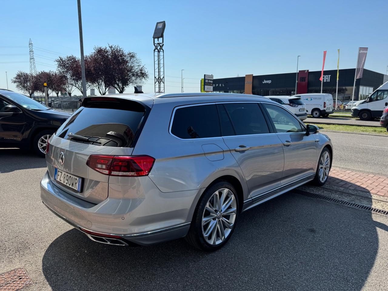 Volkswagen Passat Variant 2.0 TDI SCR EVO DSG Executive R-Line EURO6D TEMP