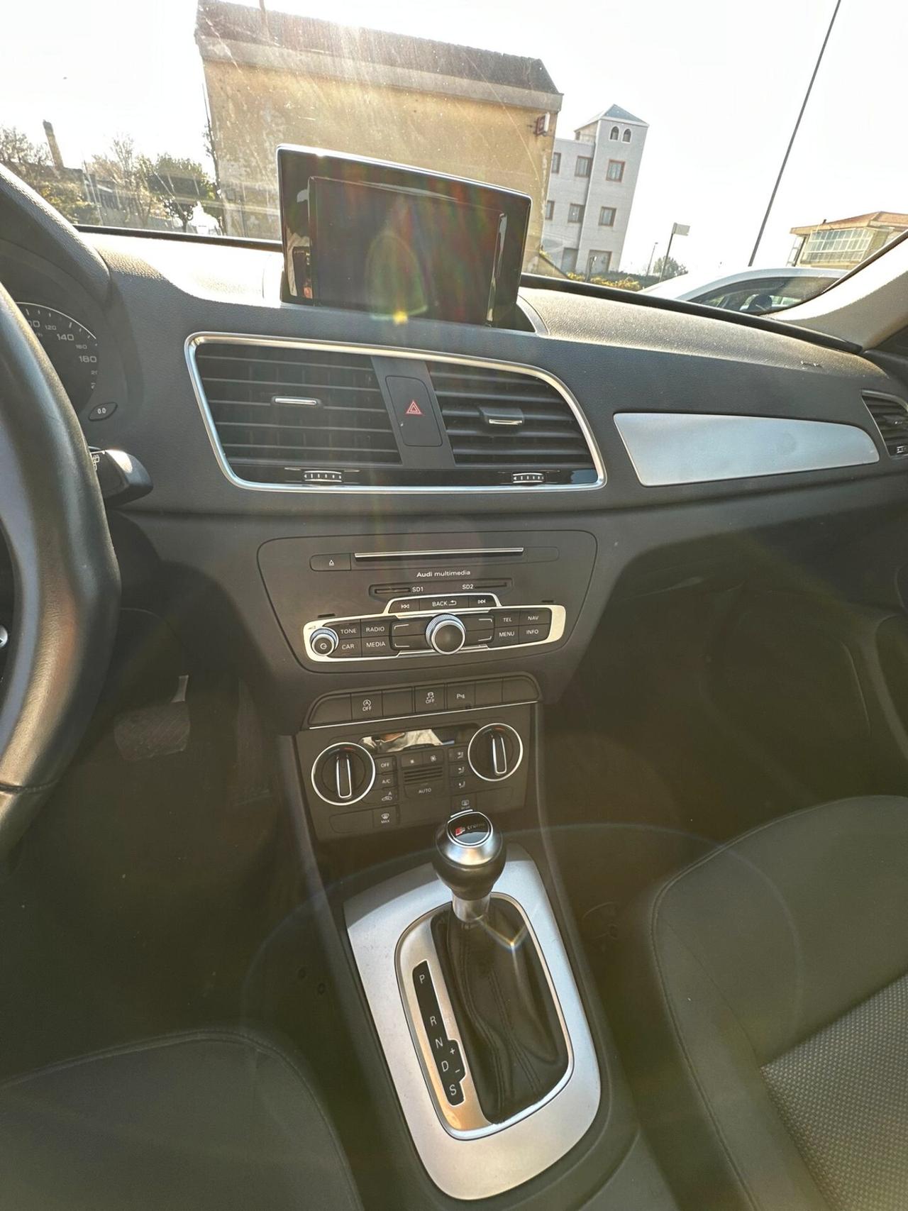 Audi Q3 2.0 TDI 150 CV S tronic Business