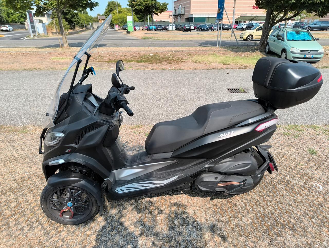 Piaggio MP3 530