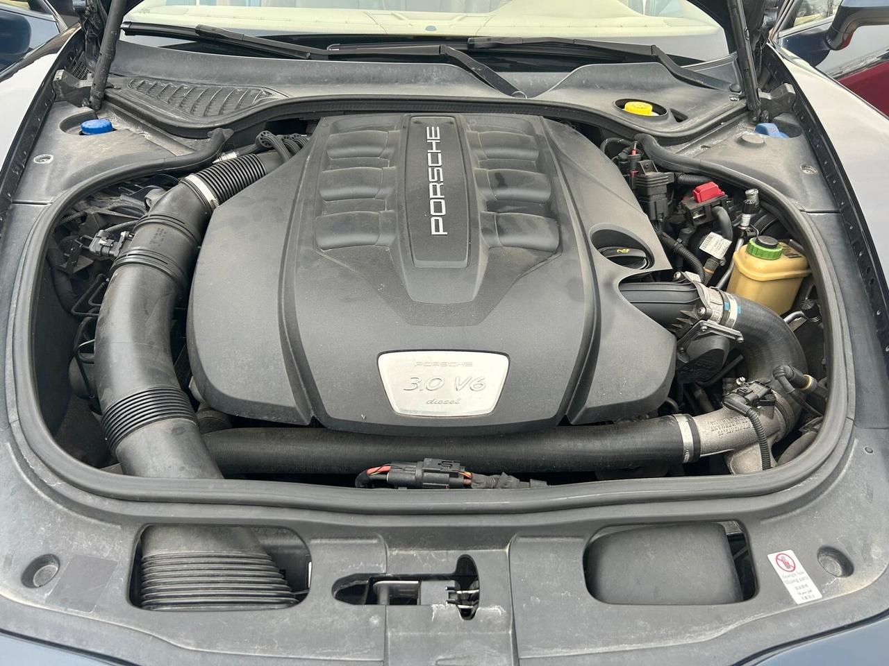 Porsche Panamera 3.0 Diesel – 2014 – Full Optional