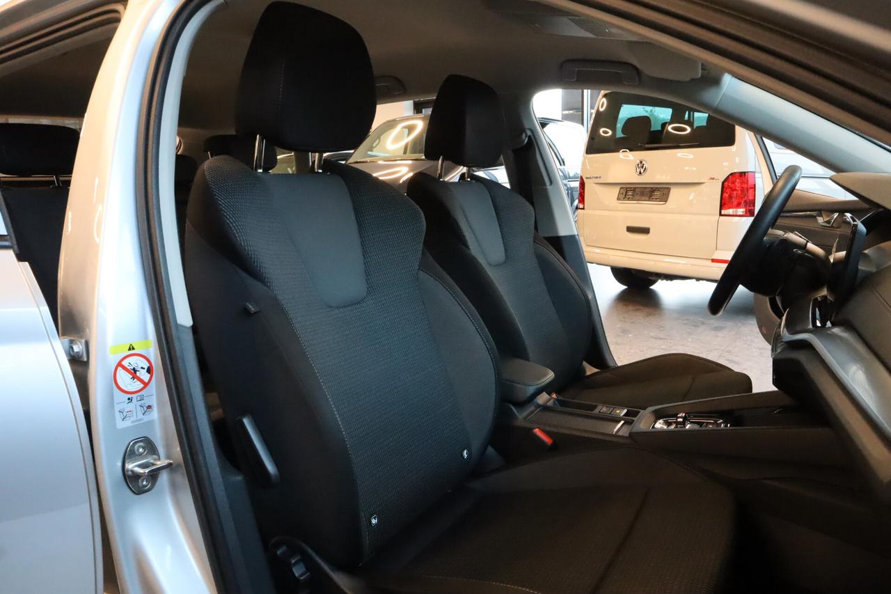 Skoda Octavia 2.0 TDI 115CV WAGON AMBITION DSG ACC LED