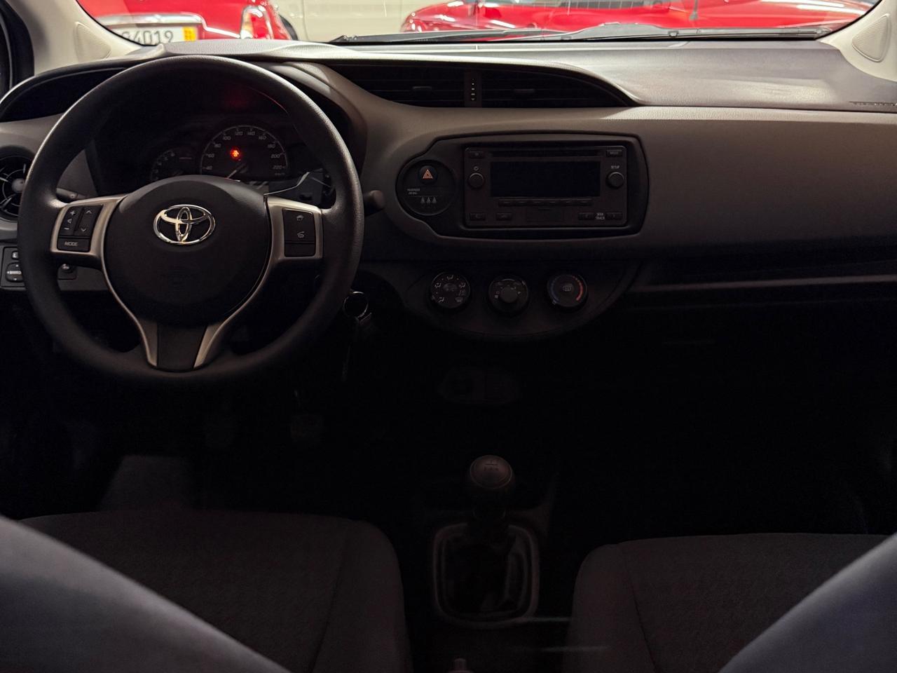 MERAVIGLIOSA TOYOTA YARIS, IN CONDIZIONI DA VETRINA CON SOLI 2930 KM