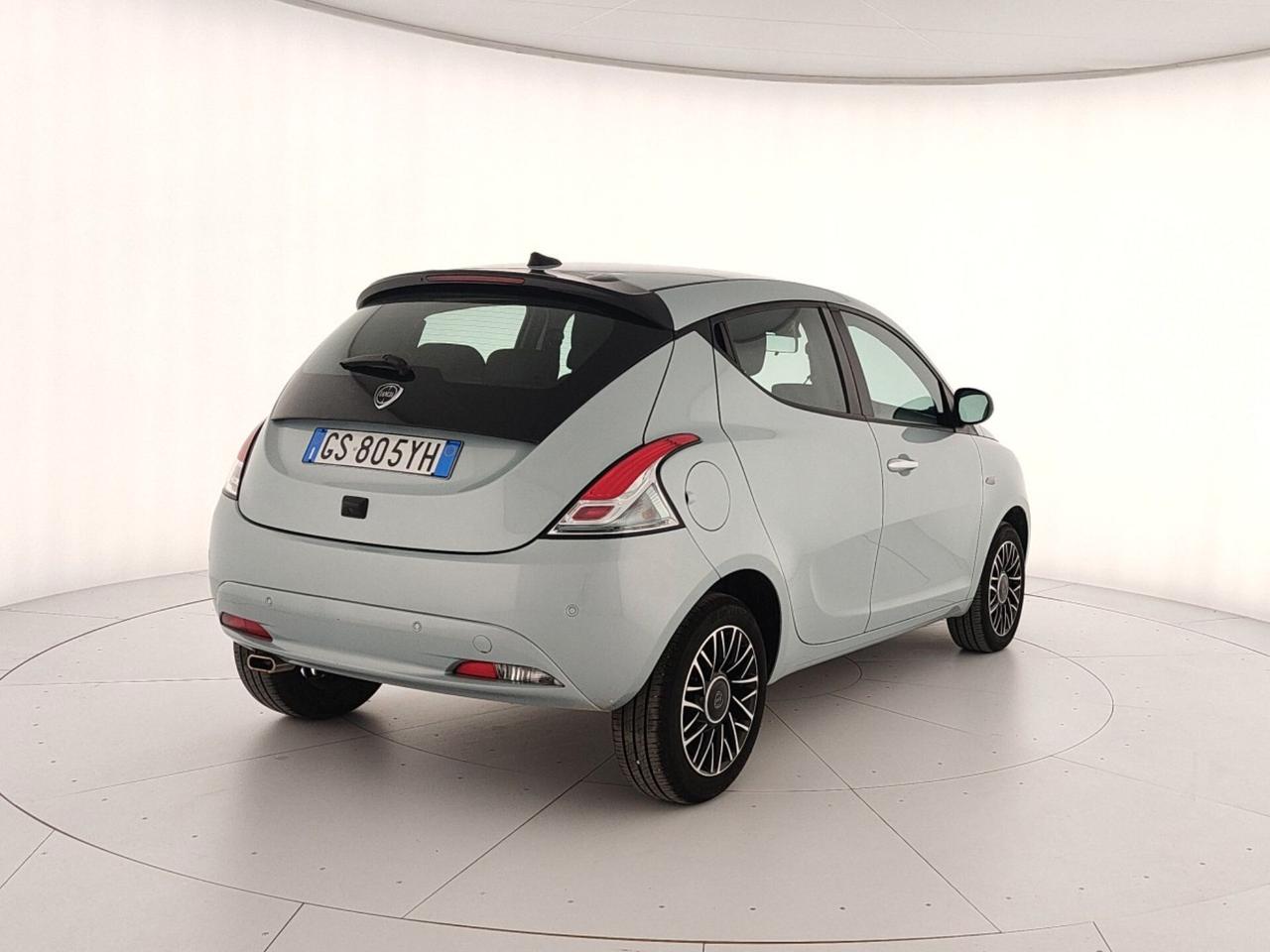 Lancia Ypsilon 1.0 FireFly 5 porte S&S Hybrid Platino