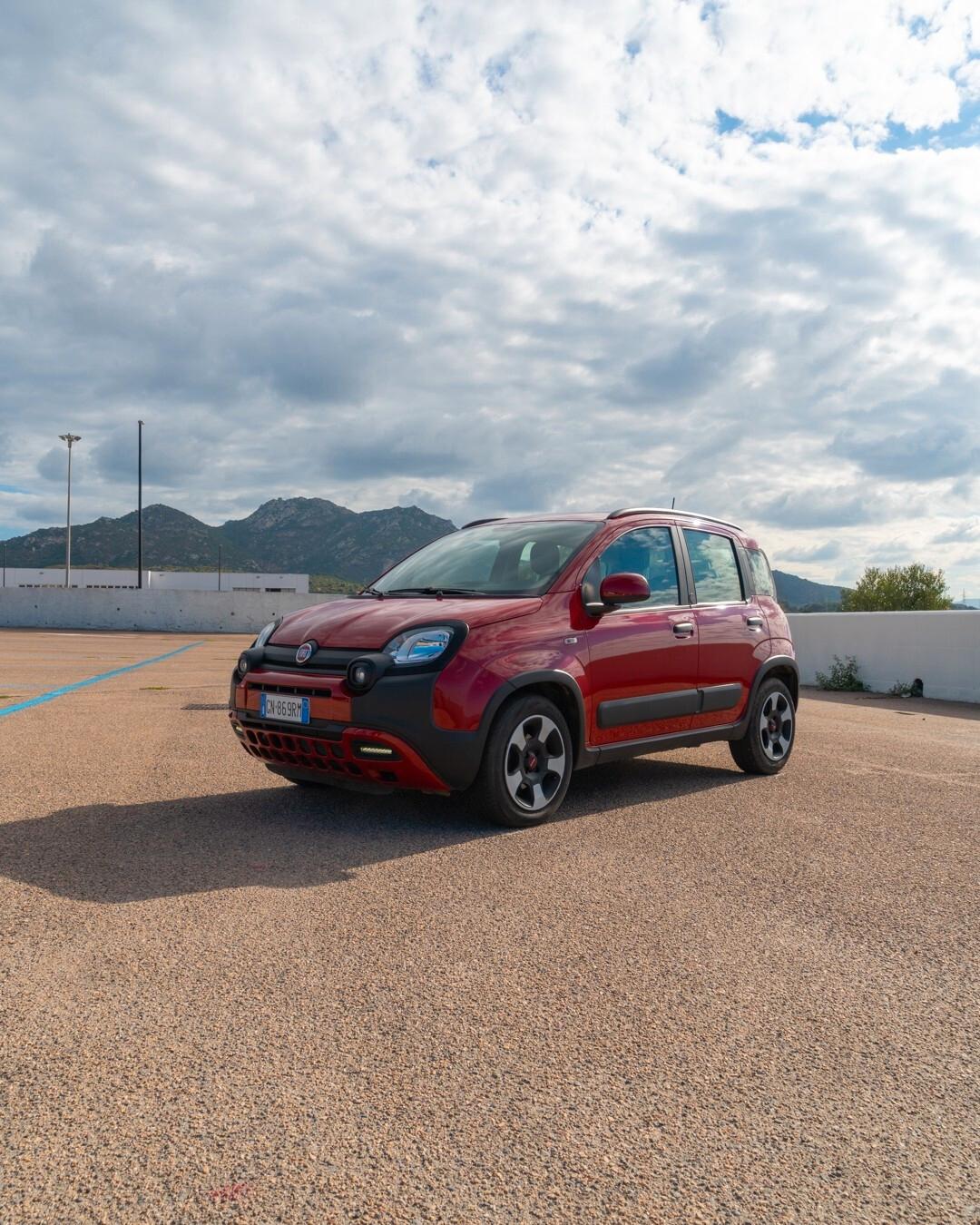 Fiat Panda 1.0 Hybrid Cross Red