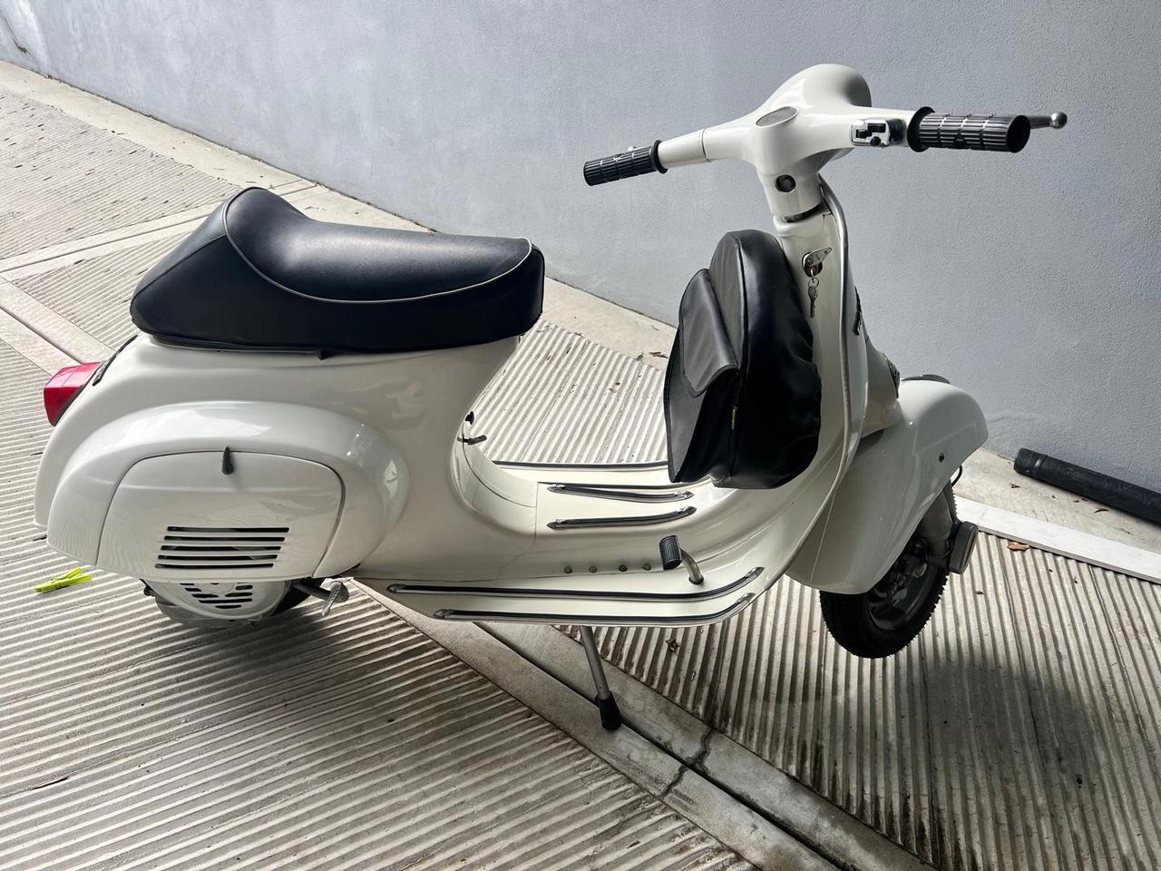 Piaggio Vespa 50 Special faro tondo