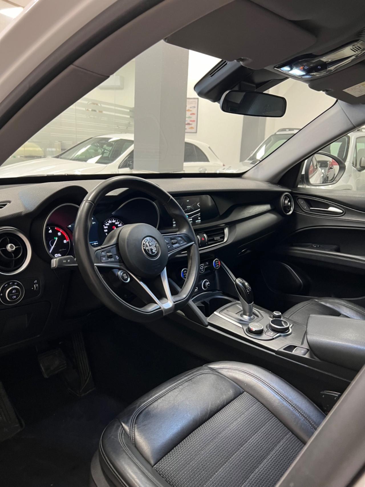 Alfa Romeo Stelvio 2.2 Turbodiesel 160 CV AT8 RWD Business