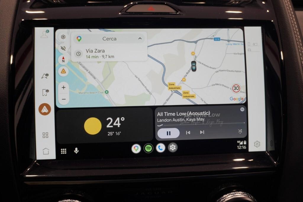 JAGUAR E-PACE 1.5 I3 160CV MHEV AUTO R-DYNAMIC ( FARI LED - ADAPTIVE CRUISE - PELLE - NAVI - MIRROR - PDC - TELECAMERA POST. - CERCHI 18 )