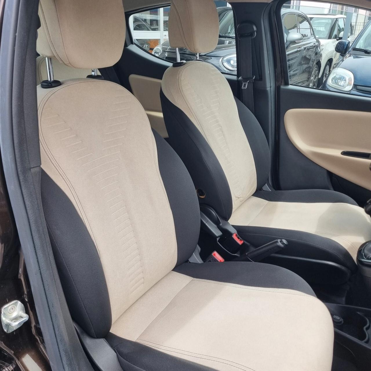 Lancia Ypsilon 1.2 69 CV Unyca