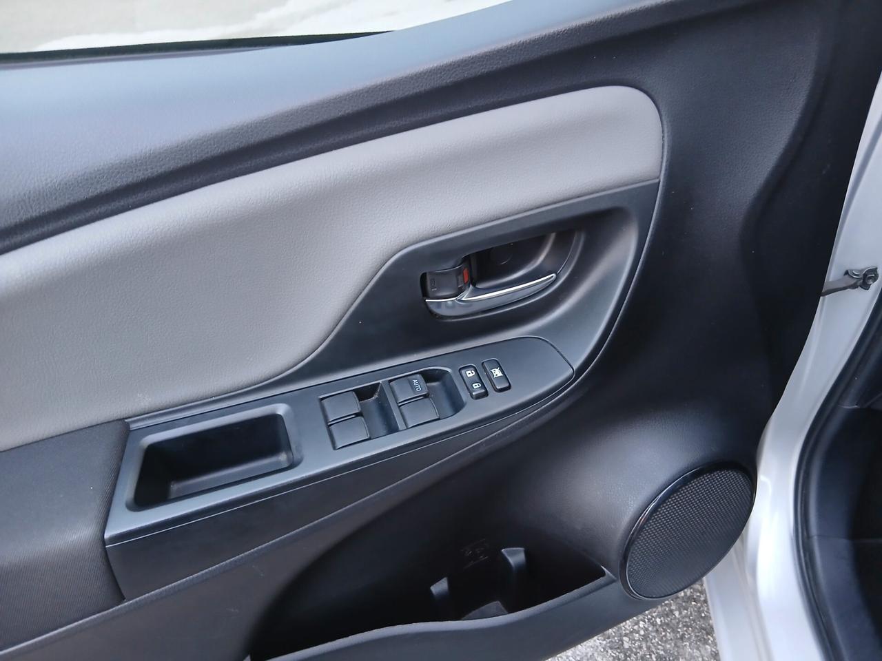 Toyota Yaris 1.0 72 CV 5 porte Active tua a € 199 mese