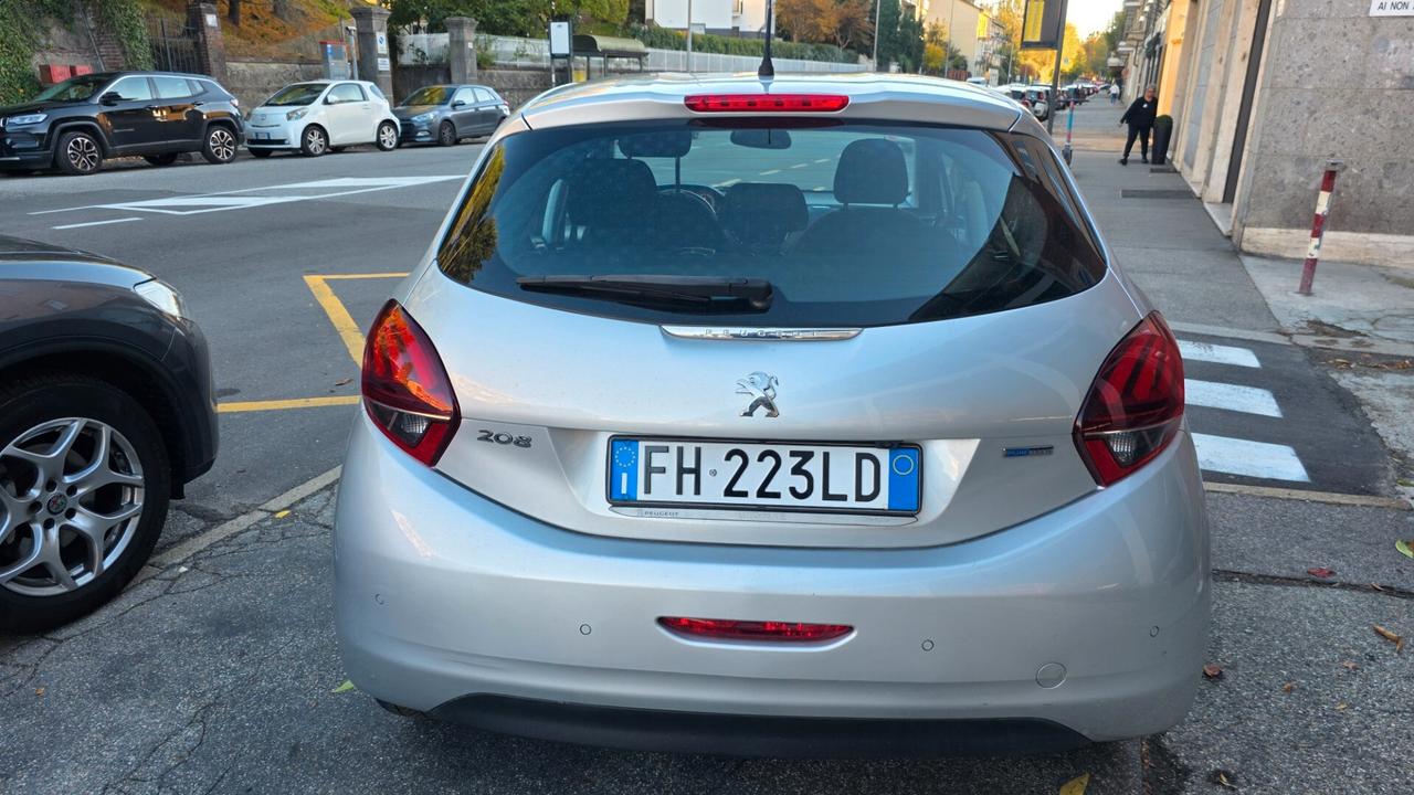 Peugeot 208 PureTech 82 5p. GPL Allure