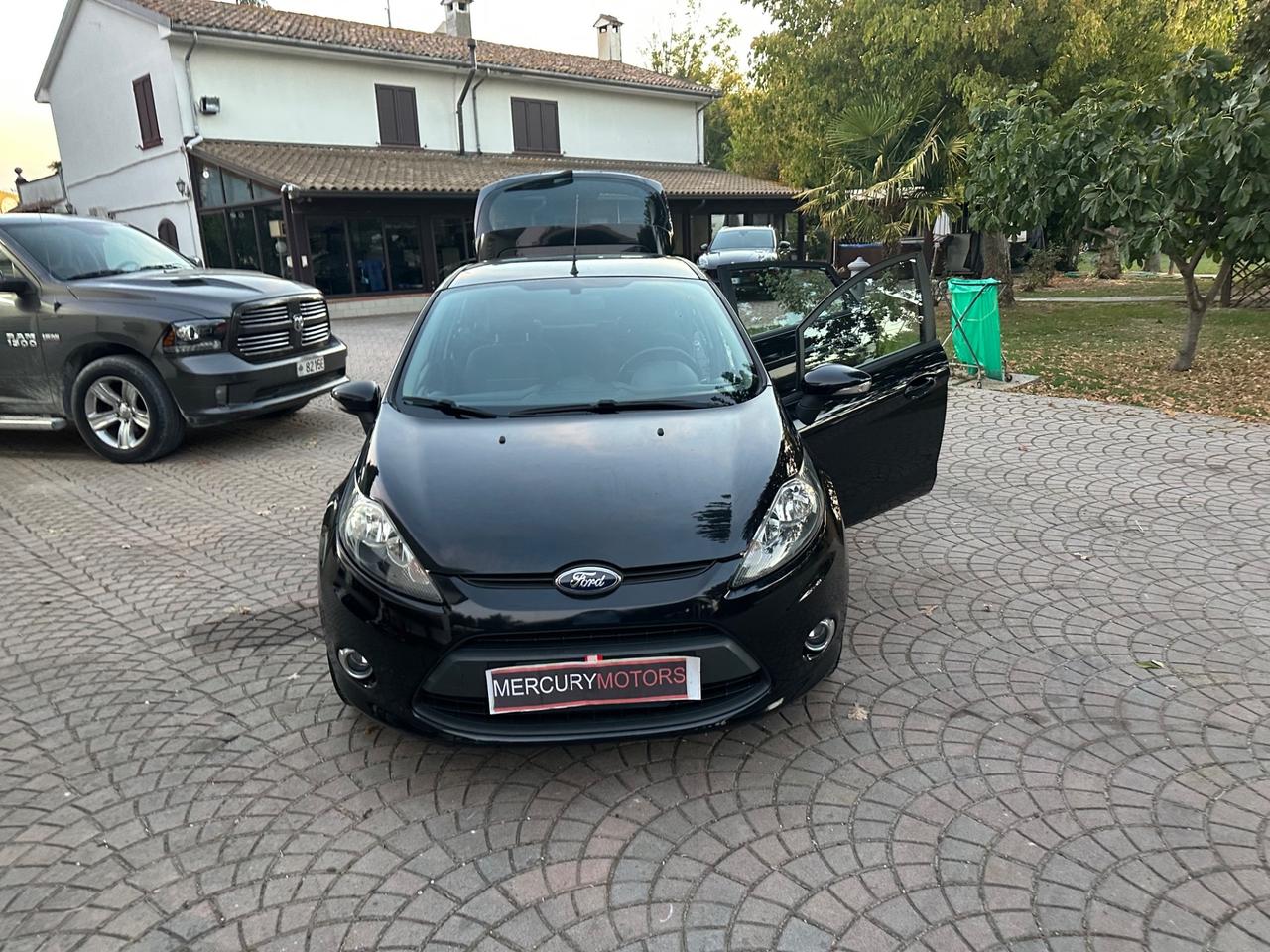 Ford Fiesta 1.2 60CV 5 porte Titanium G P L BELLISSIMA SOLO 134.000 KM IDONEA PER NEO0PATENTATII PERMUTABILE