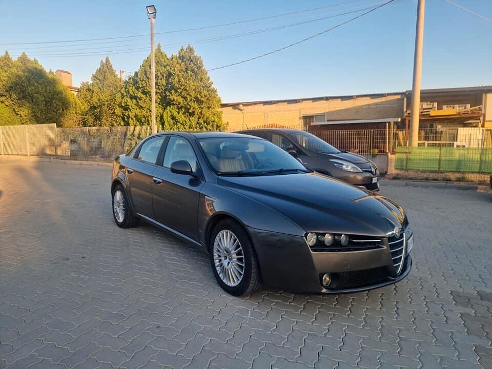 Alfa Romeo 159 1.9 JTDm 16V Exclusive