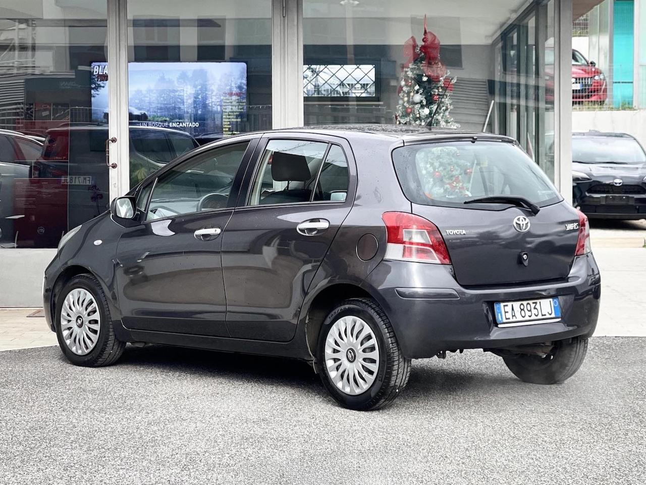 Toyota Yaris 1.3 Benzina 100CV E4 Neo - 2010